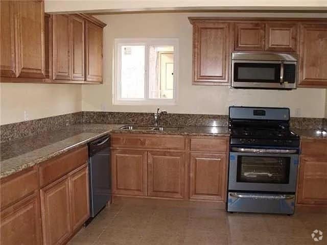 Building Photo - 2838 Fairmount Ave Rental