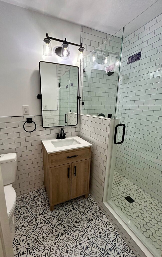 Photo - 1533 Freeman Ave