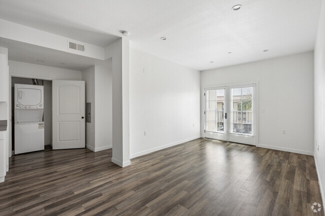 2BR, 2BA - 1020SF - Living Room - Catalina Luxury Apartments Unit 301