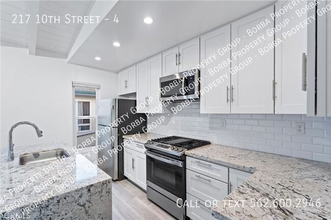 Building Photo - 217 10th St Unit 4