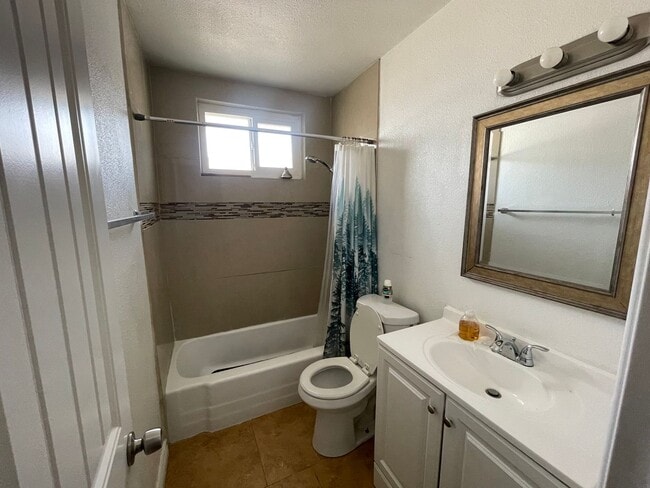 Photo - 497 Hewitt St