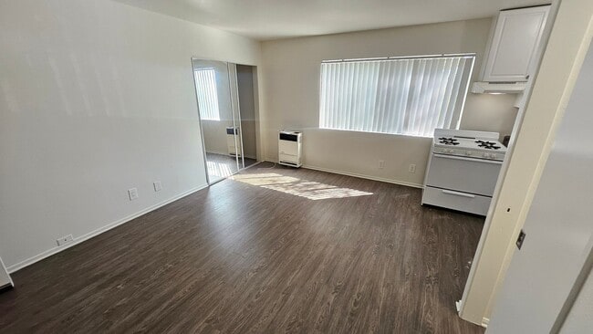 Photo - 1750 S Longwood Ave Unit 19