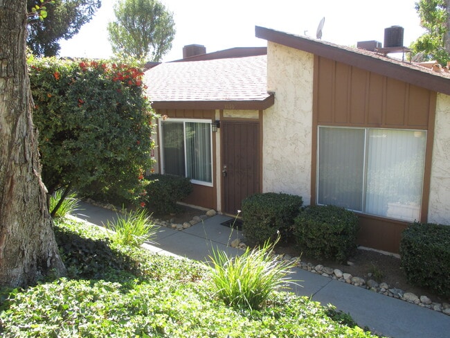 Building Photo - 1266 Vista Serena Ave Unit Vista Serena