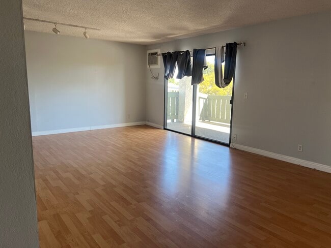 Photo - 4515 California Ave Unit 301