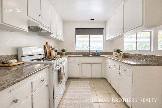 Photo - 4033 Sunset Blvd Unit 4