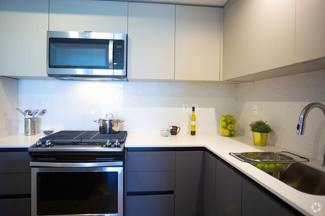 2BR, 2BA-1038 SF - Vestalia