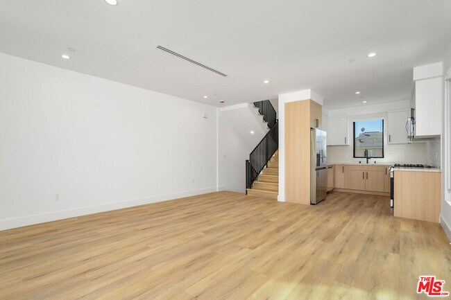 Photo - 111 Orlando Ave