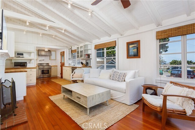 Photo - 1215 Brangwyn Way