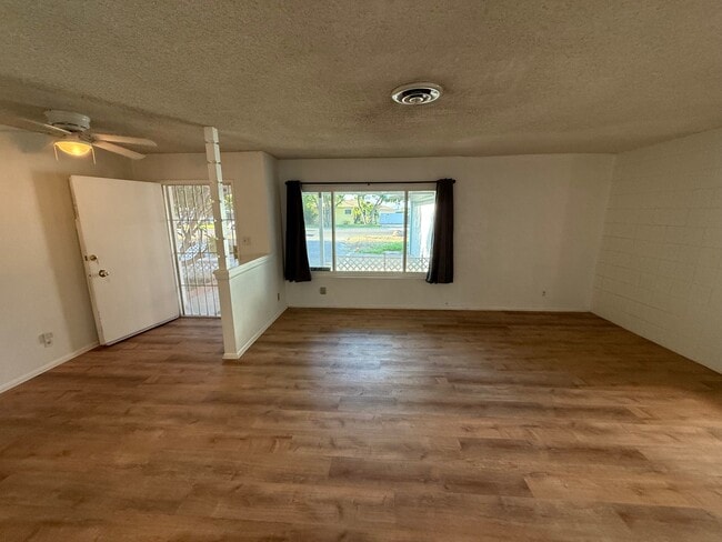 Photo - 4980 Lincoln Ave