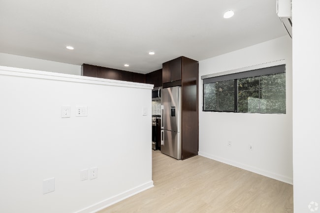 Photo - 1901 Overland Ave Unit 205