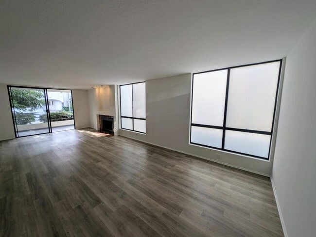 Building Photo - 1312 S Saltair Ave