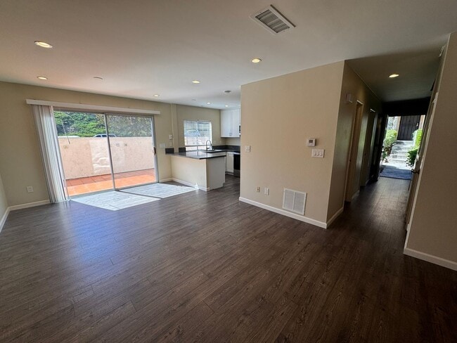 Photo - Spacious 4-Bedroom 2.5-Bathroom Townhome i...