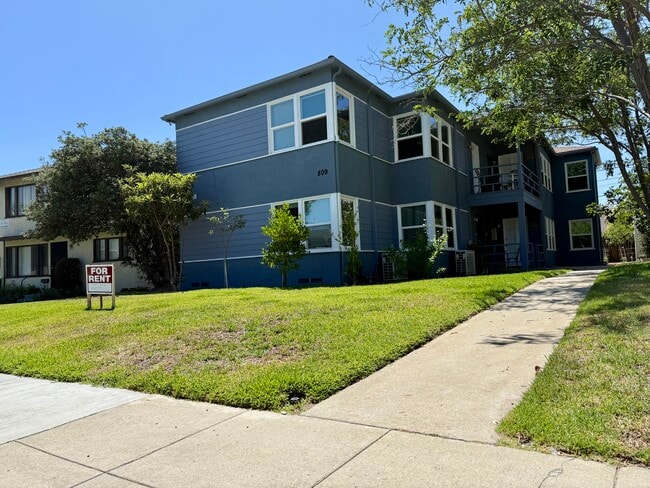 Building Photo - 809 N. Adams St. Unit Apt C