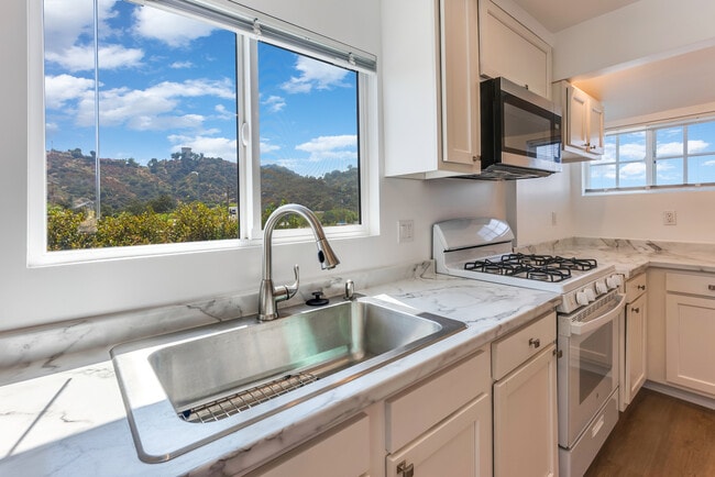 Photo - 6858 Quinton Ln