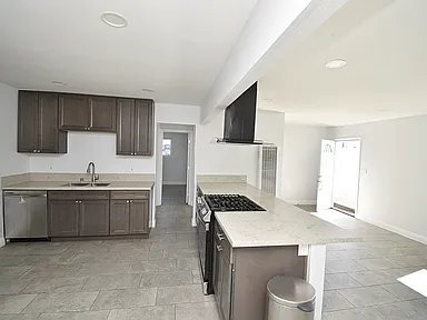 Photo - 824 Arcadia Pl