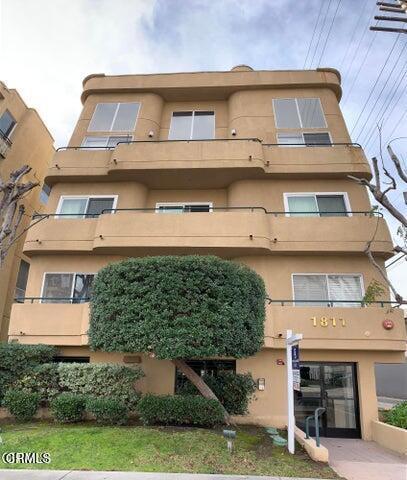 Building Photo - 1811 Manning Ave Unit 201