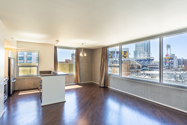 Photo - 321 10th Ave