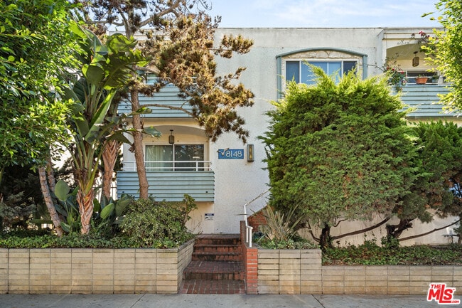 Building Photo - 8148 Redlands St Unit 104