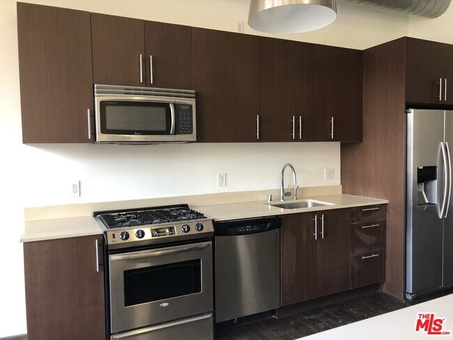 Photo - 1645 Vine St Unit 708