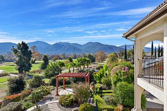 Building Photo - Gorgeous 3BD/3BA Home on a Golf-Course with Expansive Mountain Views! $5,000/mo