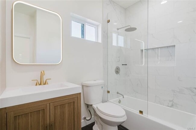 Photo - 5732 Willowcrest Ave Unit 3
