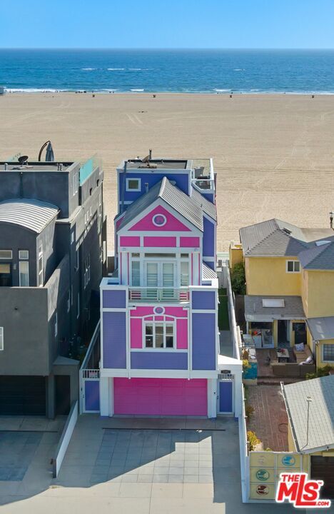 Photo - 1341 Palisades Beach Rd