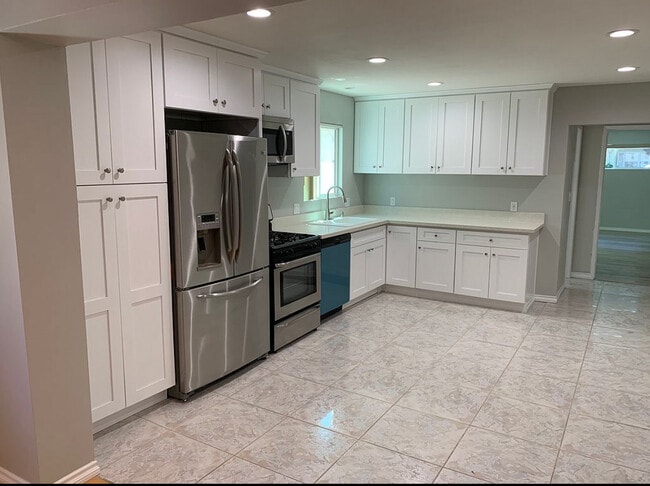 Photo - 7104 Yarmouth Ave