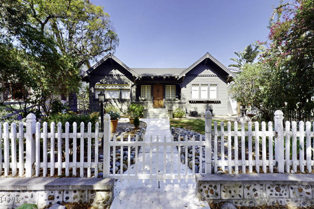 Building Photo - 1845 Las Lunas St