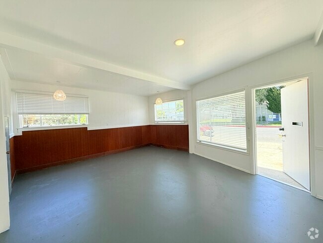 Building Photo - 619 W Cypress Ave Rental