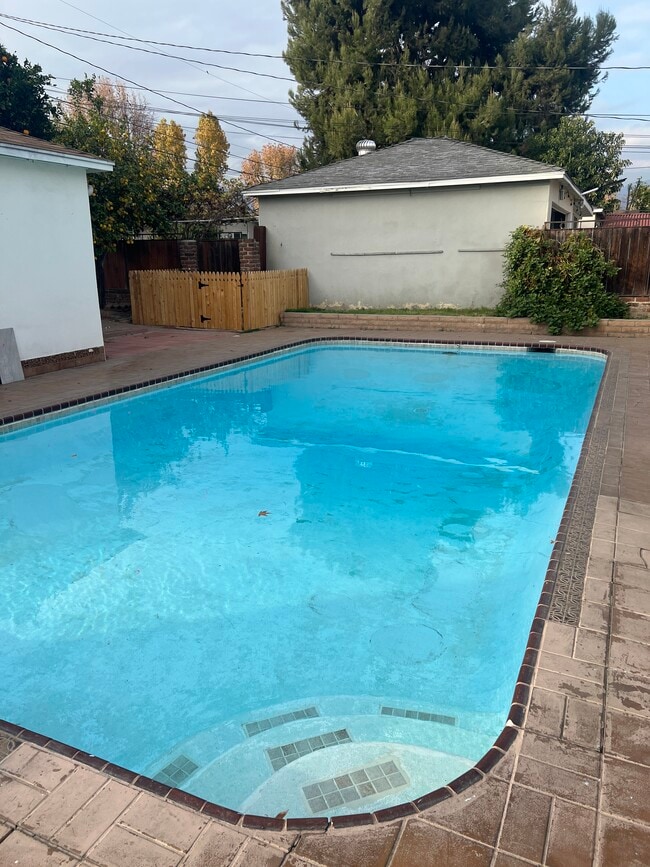 Photo - 2839 Loganrita Ave