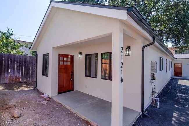 Photo - 2121-2123 Glenada Ave