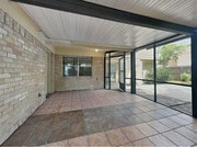 Photo - 5605 Louise St