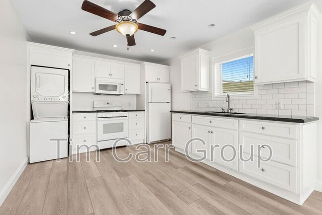 Photo - 2225 Santa Ana Ave