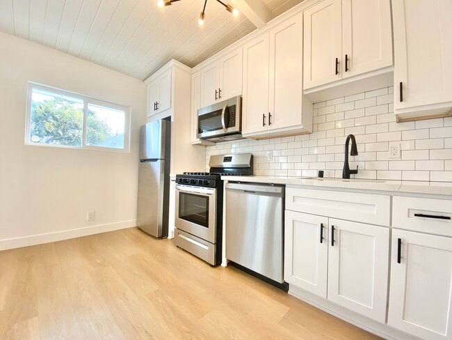 Photo - 1809 W 24th St Apartment Unit 1A