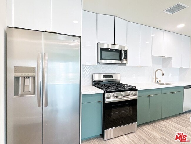 Photo - 1037 Dewey Ave Unit 501