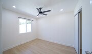 Photo - 206 W Broadbent Dr House