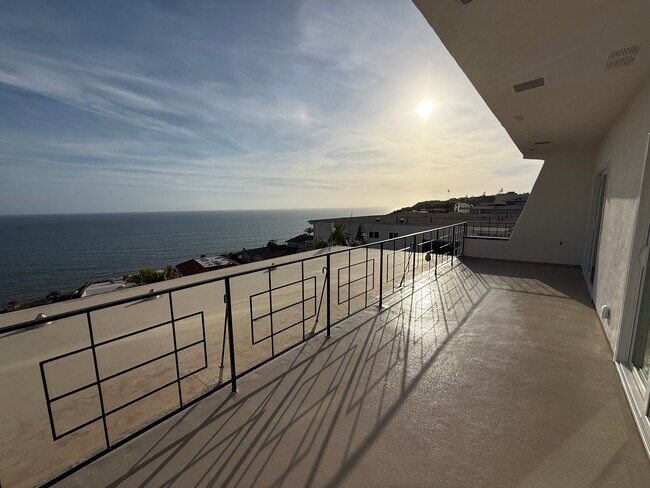 Deck facing west - 18139 Coastline Dr