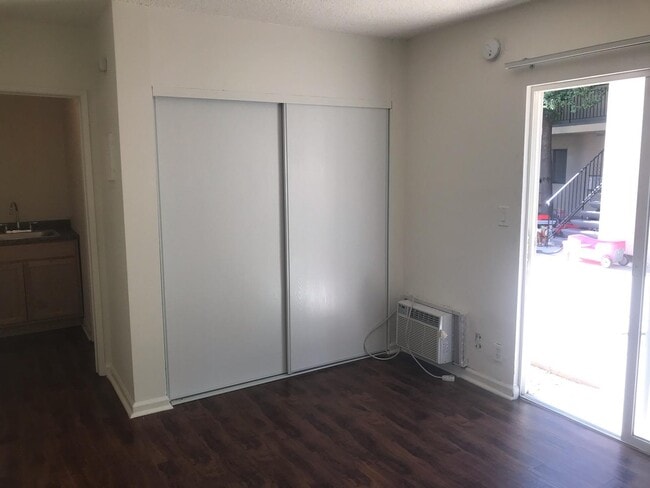 Photo - 1427 Rock Glen Ave Unit 4