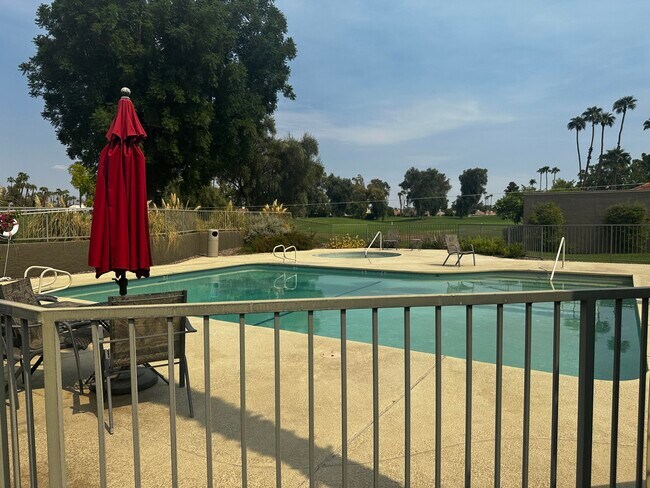 Photo - 547 Desert W Dr