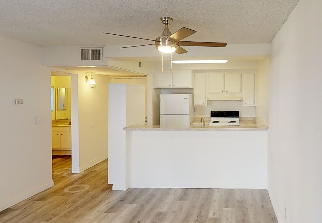 3D Tour - 5th Street Apartments