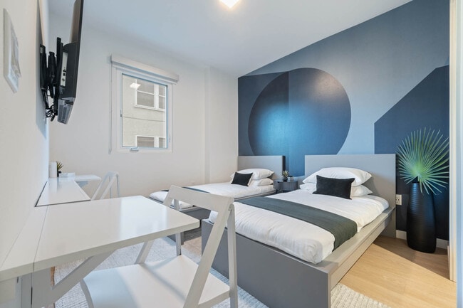 Building Photo - 5851 W 88th St Unit 304-88