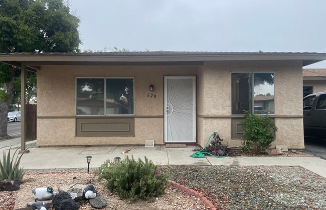 Building Photo - Recently Upgraded Two Bedroom Two Bathroom... Rental