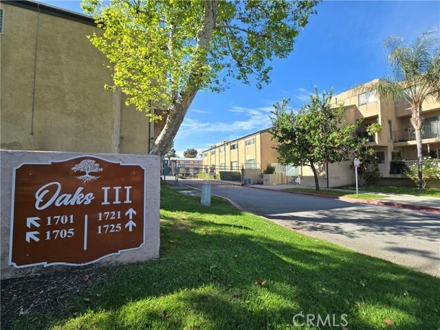 Building Photo - 1721 Neil Armstrong St Unit 202