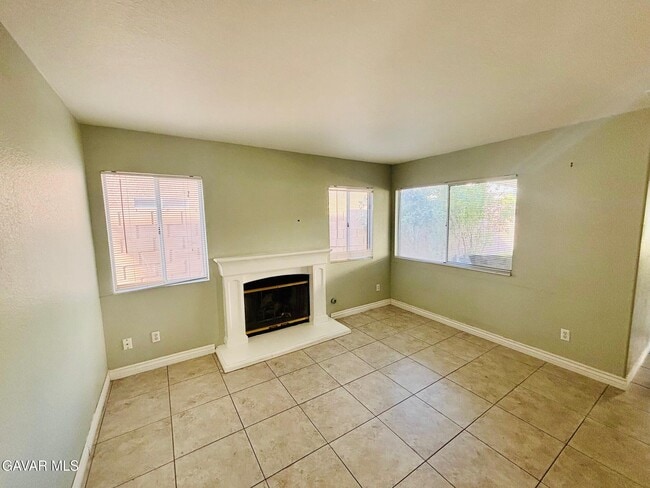 Photo - 42520 57th St W