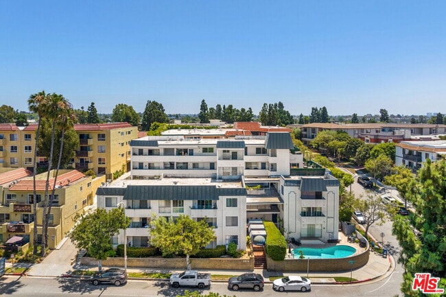 Building Photo - 5974 Buckingham Pkwy Unit 501