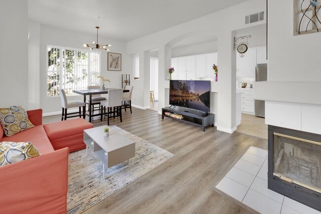 Building Photo - 2850 Ballesteros Ln
