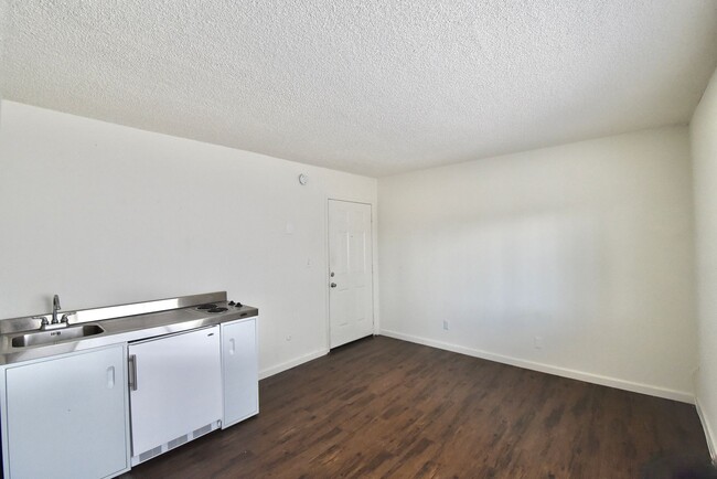 Photo - 5321 Agnes Ave Unit 21-06