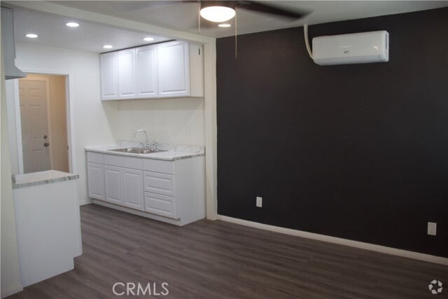 Building Photo - 372 E 55th St Rental