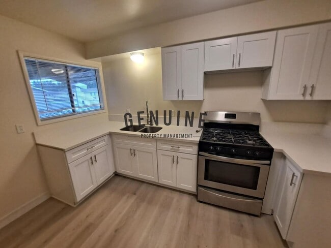 Photo - Cameo Ln Four-Plex Unit 3