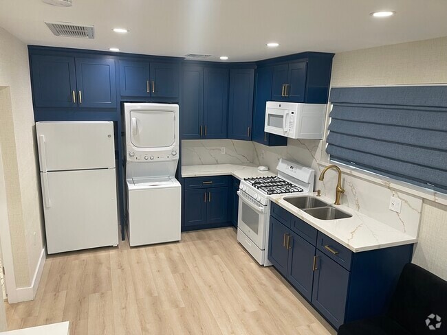 Building Photo - 13552 Cantara St Rental